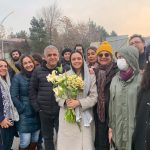 Iranian actor Taraneh Alidoosti is welcomed by friends after her release from Evin prison, in Tehran, Iran January 4, 2023. Gisoo Faghfoori/Sharghdaily/WANA (West Asia News Agency)