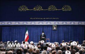 Ayatollah Ali Khamenei, Supreme Leader of Iran, met and spoke to Iranian officials today April 4th. Leader office / WANA News Agency