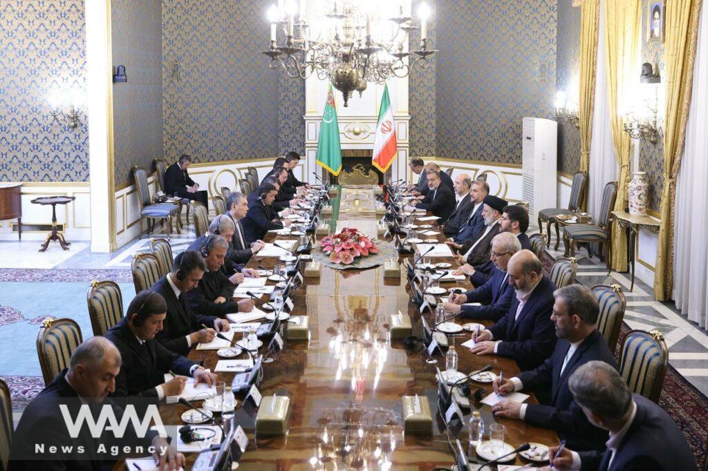 The meeting of the President of Iran, Ebrahim Raisi and Gurbanguly Berdimuhamedow Chairman of the People's Council of Turkmenistan. President office / WANA News Agency
