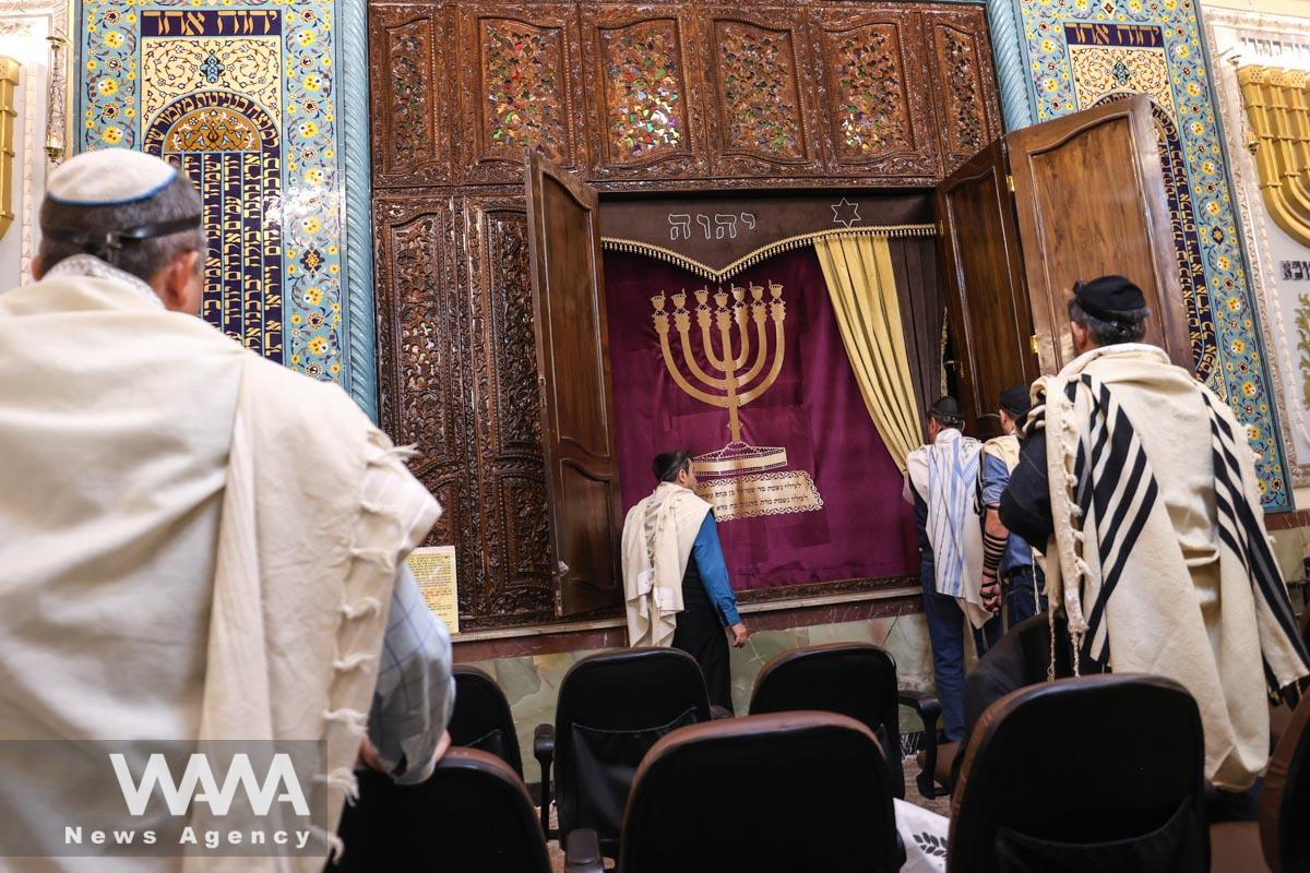 Iranian Jews attend a Jewish worship service in a synagogue/WANA (West Asia News Agency)