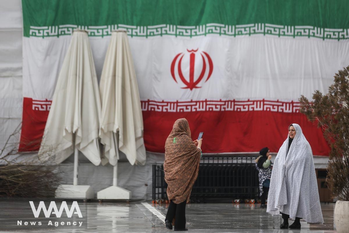 People walk in the Imamzadeh Saleh shrine during the holy month of Ramadan in Tehran/WANA (West Asia News Agency)