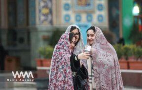 Iranian women take a selfie in the Imamzadeh Saleh shrine during the holy month of Ramadan in Tehran/WANA (West Asia News Agency)