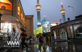 People pass in front of the Imamzadeh Saleh shrine during the holy month of Ramadan in Tehran/WANA (West Asia News Agency)