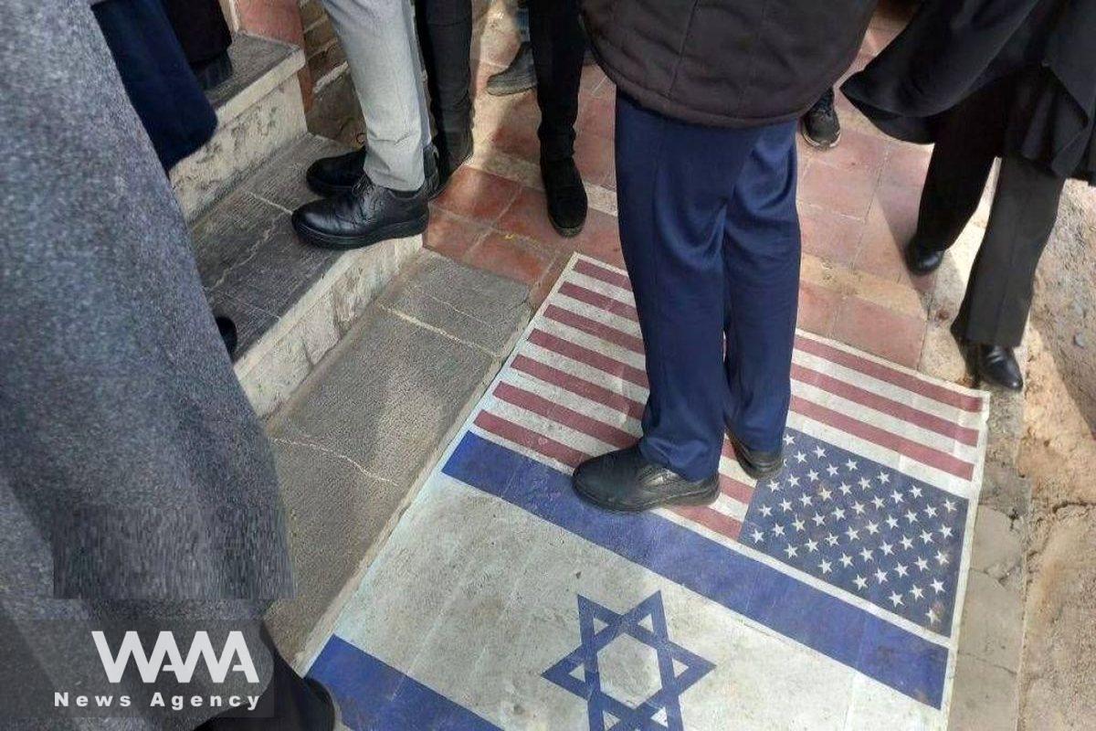 U.S. Flag Removed from the Ground of Iran’s Government Courtyard / WANA News Agency